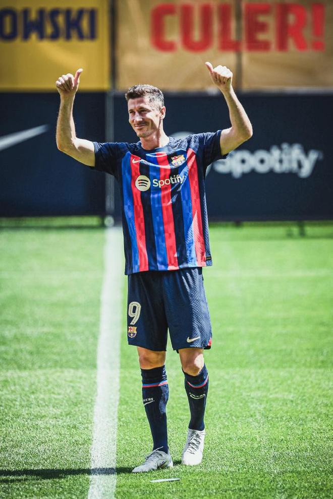 九游官网-莱万多夫斯基重要时刻重要助攻，雄鹿带队取胜！引发球迷热议的简单介绍